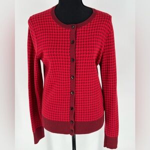 Ann Taylor cardigan sweater in a red & deep red houndstooth pattern.